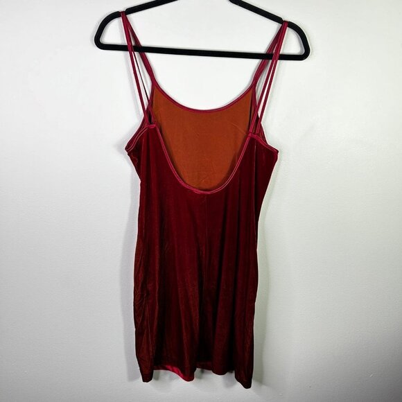 Womens red crushed velvet chisme size medium - Picture 3 of 6